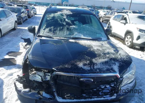 2016 Subaru Forester 2.5I Premium z USA, uszkodzony, nr VIN JF2SJADC6GH426675